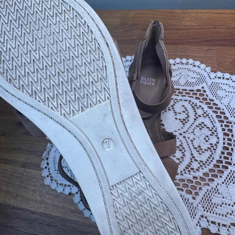 Eileen Fisher step out